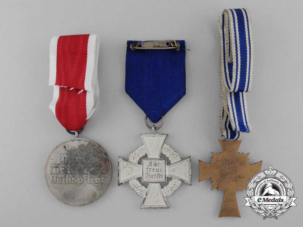 a_lot_of_three_third_reich_period_medals,_awards,_and_decorations_d_0997_1
