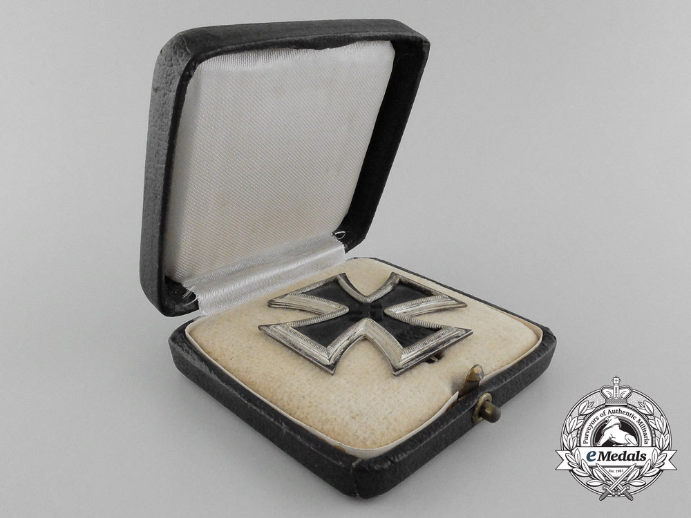 an_iron_cross_first_class1939_with_case_by_wilhelm_deumer_d_1340