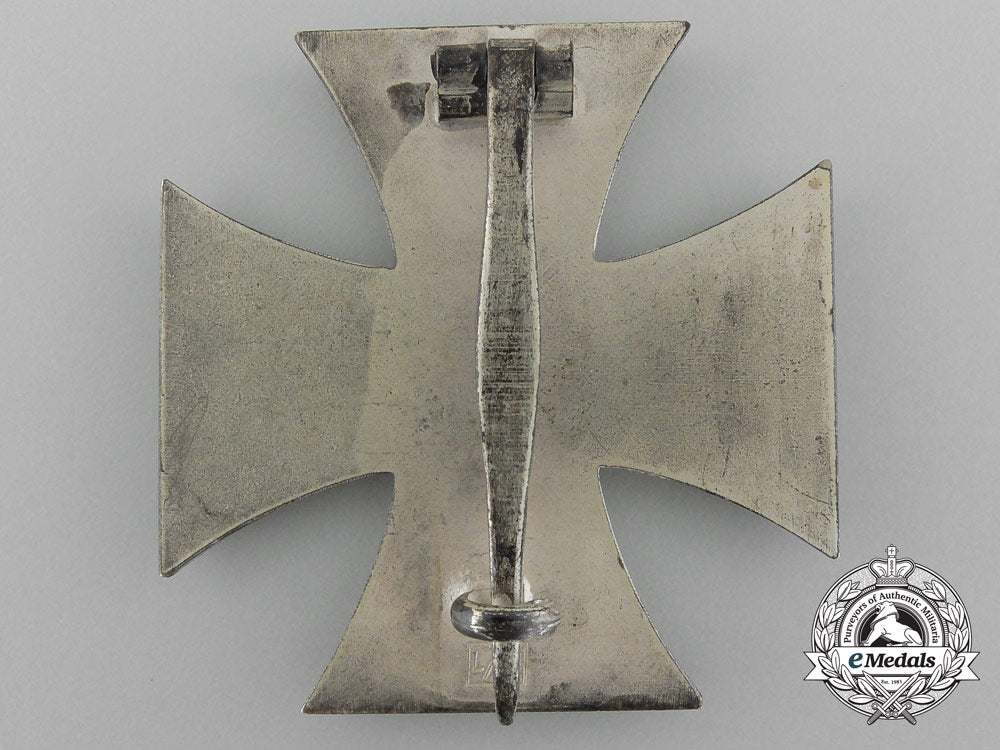 an_iron_cross_first_class1939_with_case_by_wilhelm_deumer_d_1342