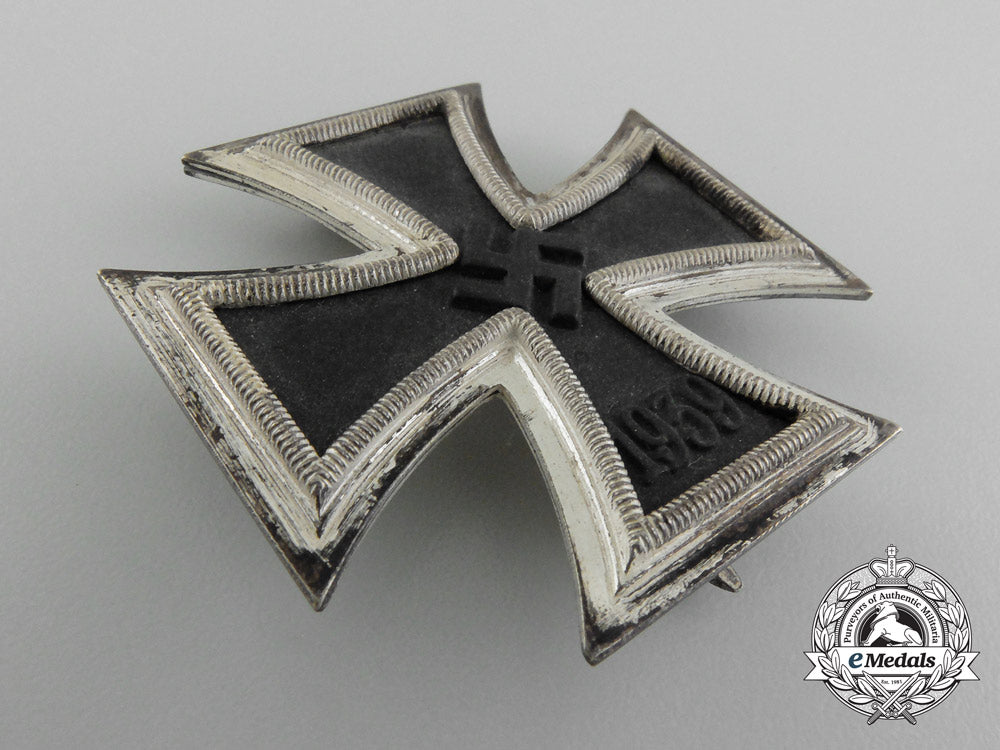 an_iron_cross_first_class1939_with_case_by_wilhelm_deumer_d_1343