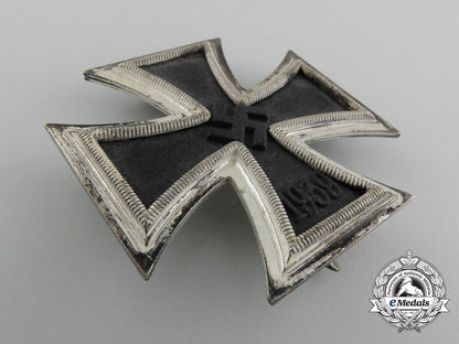 an_iron_cross_first_class1939_with_case_by_wilhelm_deumer_d_1343