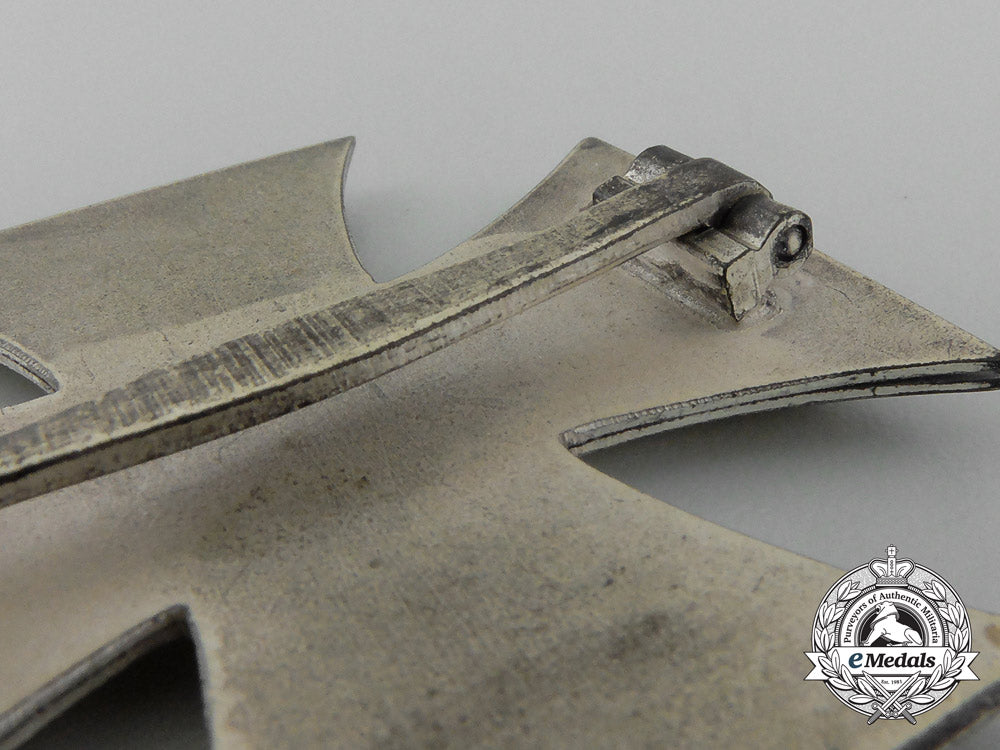 an_iron_cross_first_class1939_with_case_by_wilhelm_deumer_d_1346
