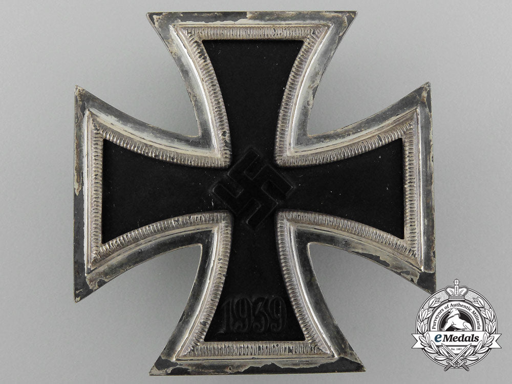 an_iron_cross_first_class1939_with_case_d_1367