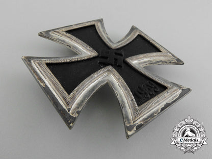 an_iron_cross_first_class1939_with_case_d_1369