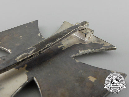 an_iron_cross_first_class1939_with_case_d_1372