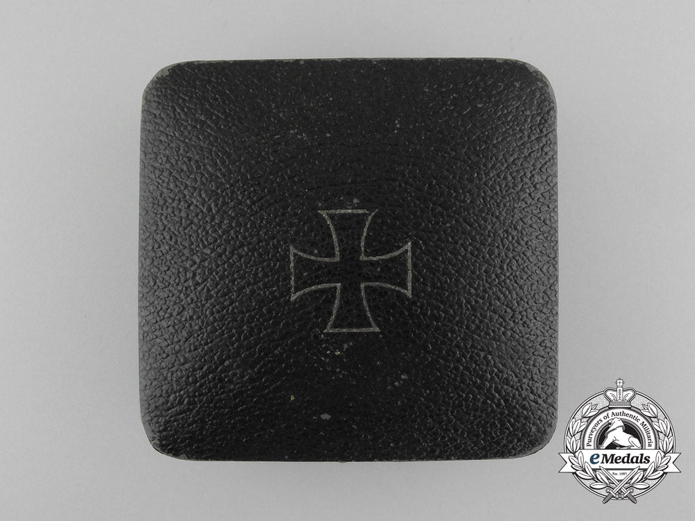 an_iron_cross_first_class1939_with_case_d_1374