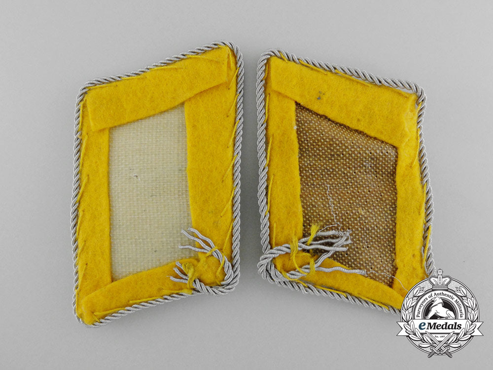 a_set_of_luftwaffe_flight_lieutenant_collar_tabs_d_1525