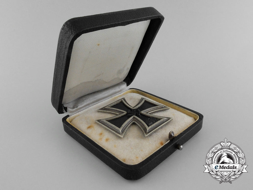 an_iron_cross_first_class1939_by_meybauer_with_case_d_1565
