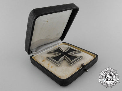 an_iron_cross_first_class1939_by_meybauer_with_case_d_1565