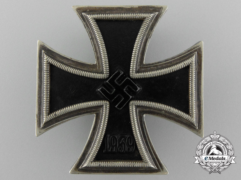an_iron_cross_first_class1939_by_meybauer_with_case_d_1566