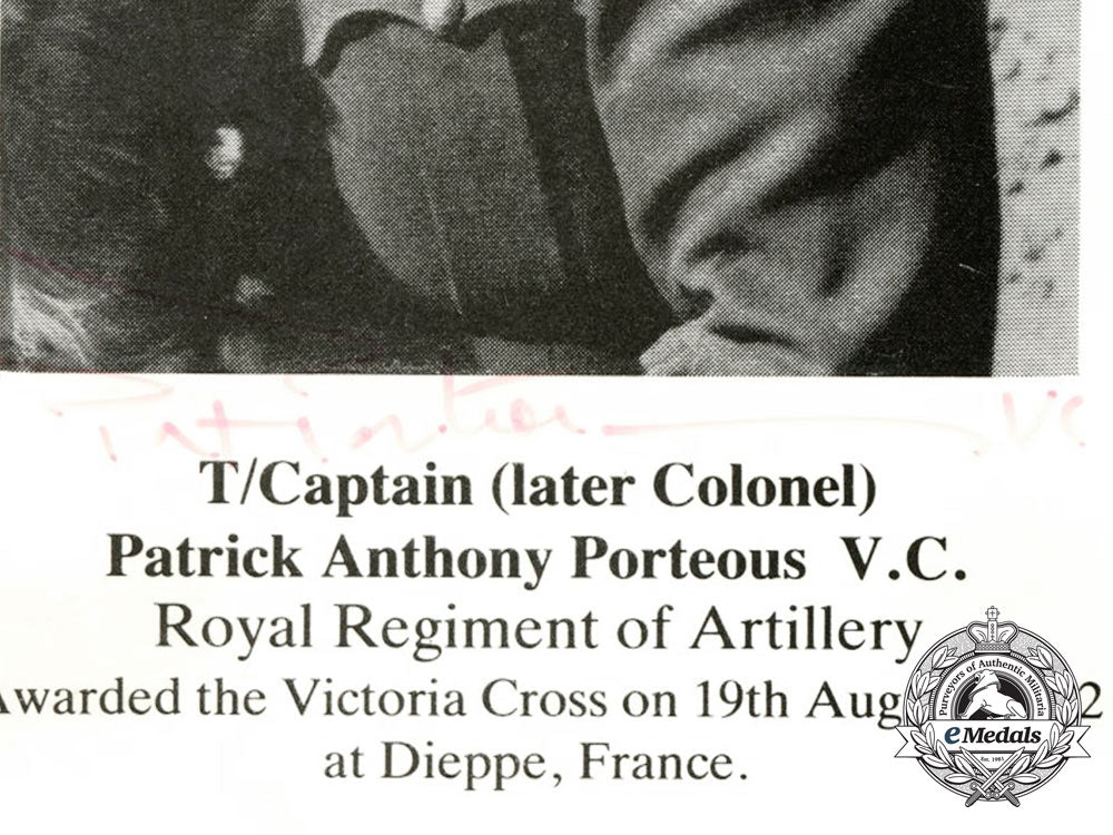 four_victoria_cross_recipient_signed_items_d_1642