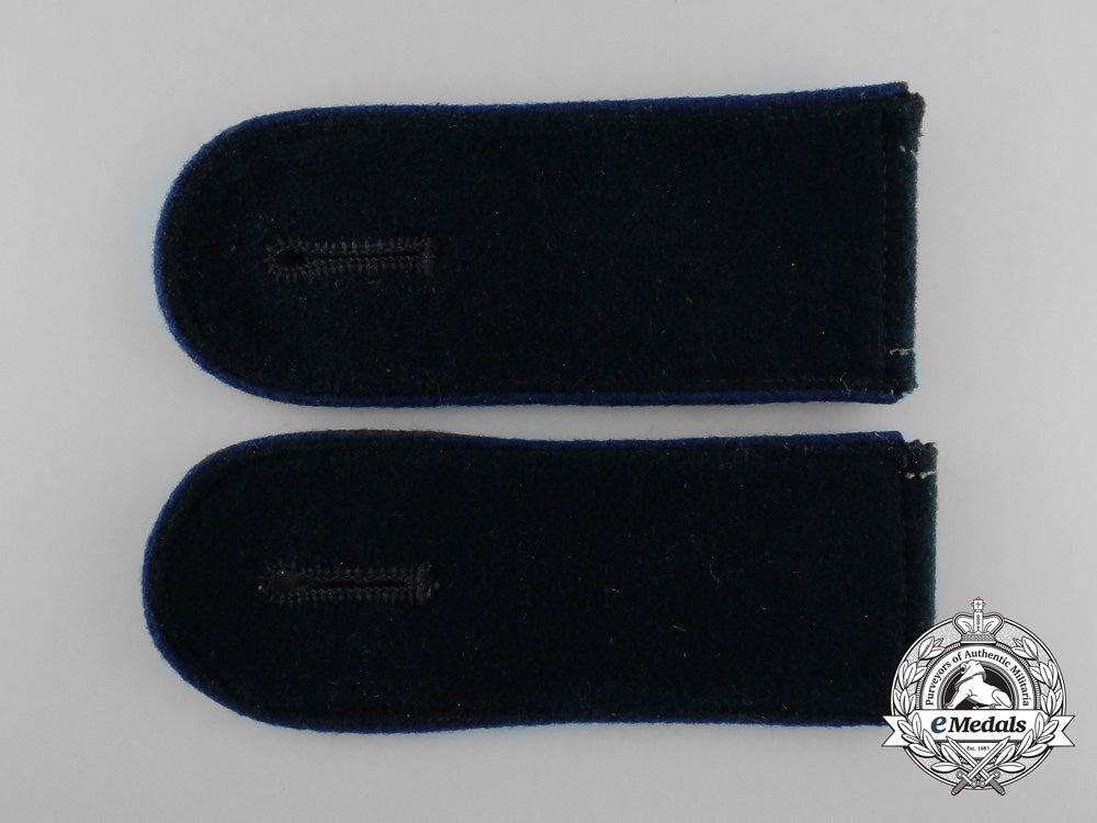 a_matching_pair_of_wehrmacht_medical_enlisted_man’s_shoulder_boards_d_1657_1