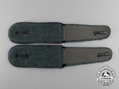 a_matching_pair_of_wehrmacht_medical_enlisted_man’s_shoulder_boards_d_1659_1