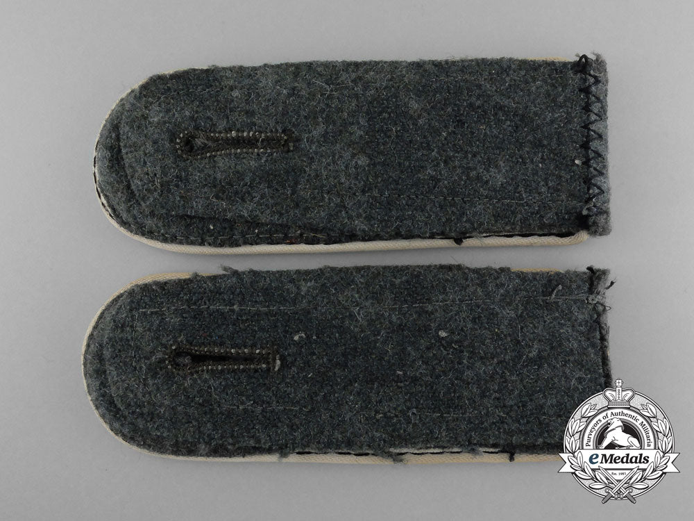 a_matching_pair_of_wehrmacht_infantry_enlisted_man’s_shoulder_boards_d_1662_1