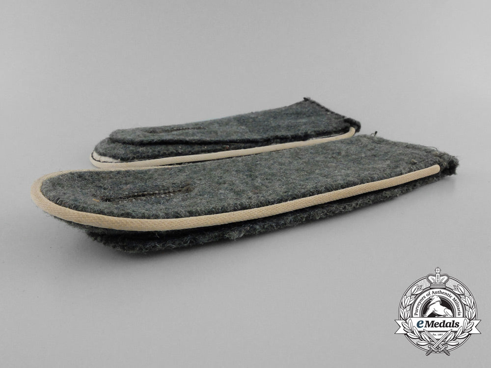 a_matching_pair_of_wehrmacht_infantry_enlisted_man’s_shoulder_boards_d_1664_1