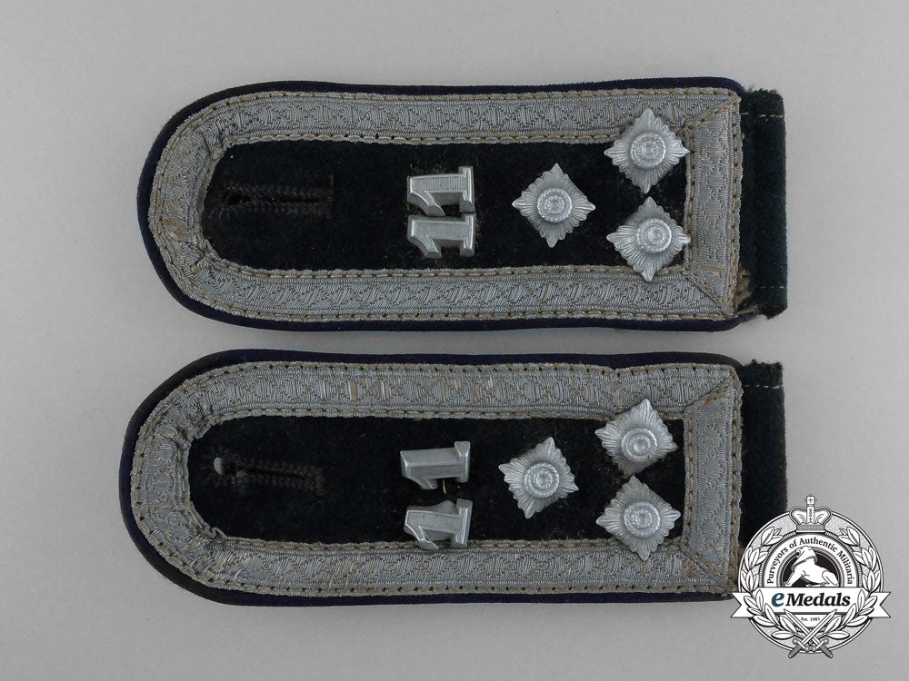 a_matching_pair_of_wehrmacht11_th_division_medic_warrant_officer’s_shoulder_boards_d_1665_1