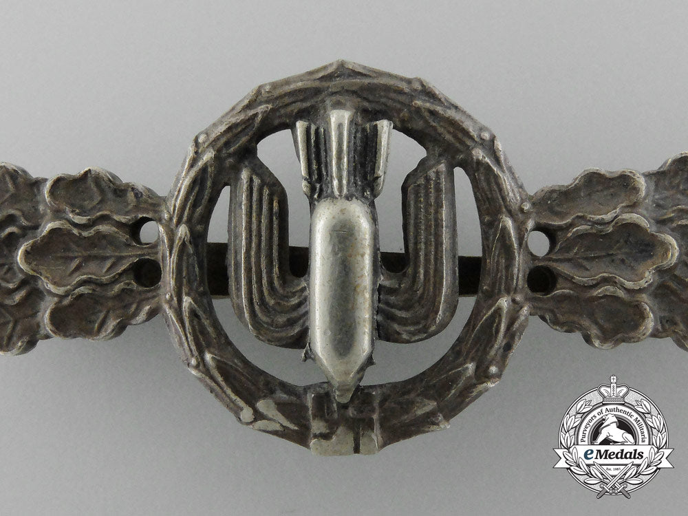 germany,_luftwaffe._a_squadron_clasp_for_bomber_pilots,_silver_grade_d_1702_2_1_1