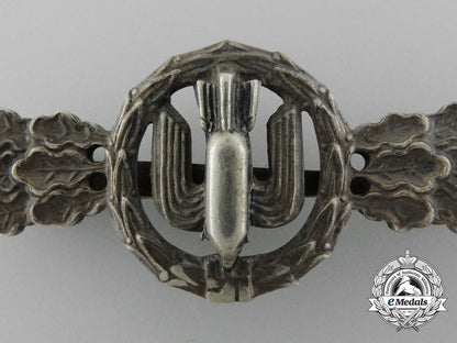 germany,_luftwaffe._a_squadron_clasp_for_bomber_pilots,_silver_grade_d_1702_2_1_1