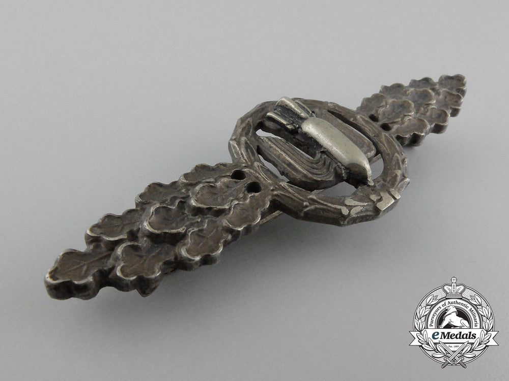 germany,_luftwaffe._a_squadron_clasp_for_bomber_pilots,_silver_grade_d_1704_2_1_1