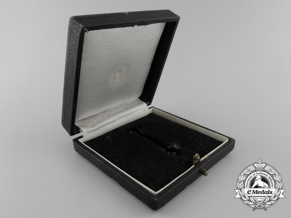 a_case_for_first_class_ostvolk_bravery_decoration;_gold_grade_with_swords_d_1771