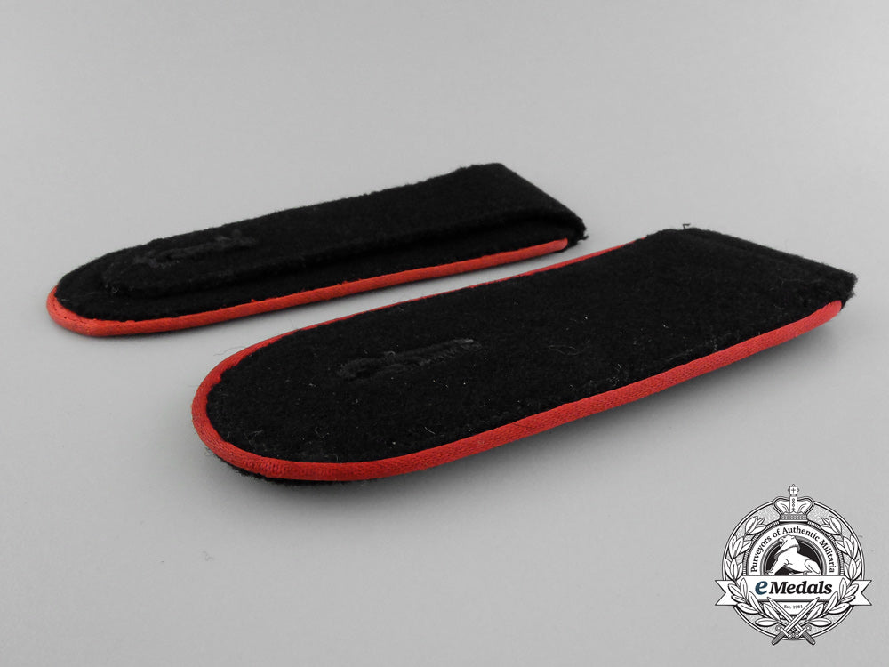 a_set_of_waffen-_ss_enlisted_artillery_shoulder_straps_d_1800