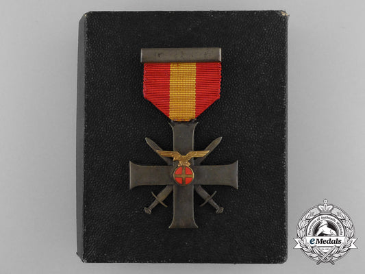 norway._a_merit_cross_with_swords_and_case_of_issue,1940-45_d_1912_1_1_1_1_1_1_1