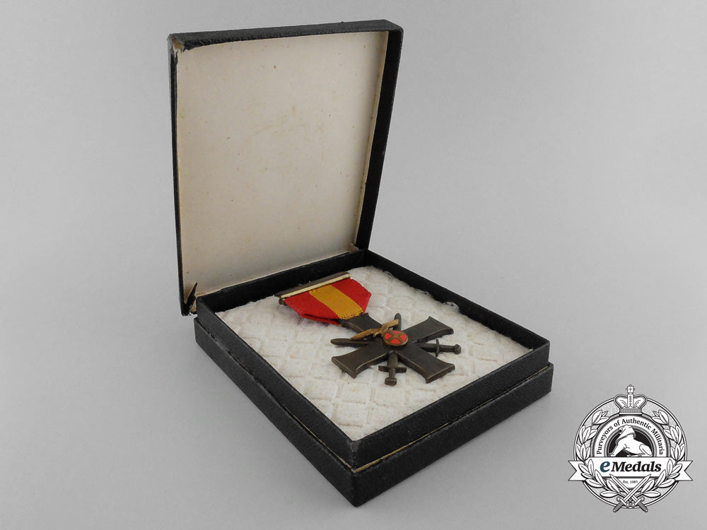norway._a_merit_cross_with_swords_and_case_of_issue,1940-45_d_1914_1_1_1_1_1_1_1
