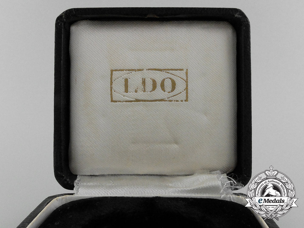 an_ldo_case_for_first_class_iron_cross1939;_screwback_version_d_1916