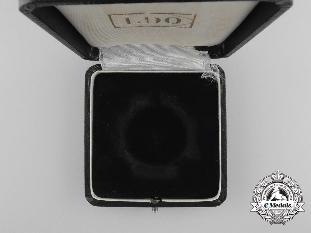 an_ldo_case_for_first_class_iron_cross1939;_screwback_version_d_1917