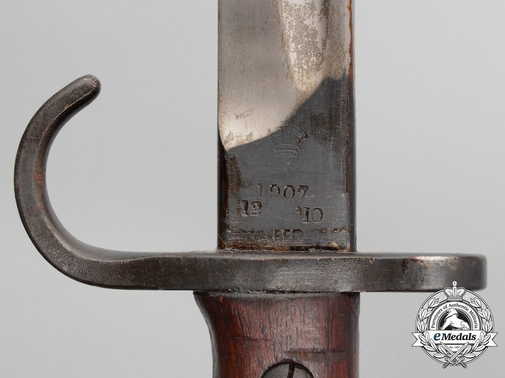 a_rare_first_war_australian_model1907_bayonet_with_hooked_quillion_d_1956