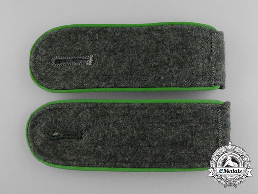 a_pair_of_wehrmacht_gebirgsjäger_enlisted_man’s_shoulder_boards_d_2381_1