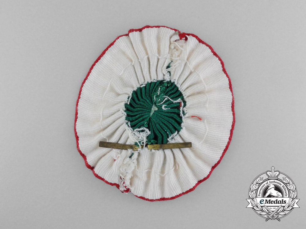 an_italian_infantry_cap_badge_d_2440