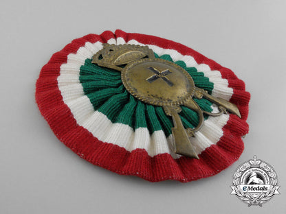 an_italian_infantry_cap_badge_d_2441