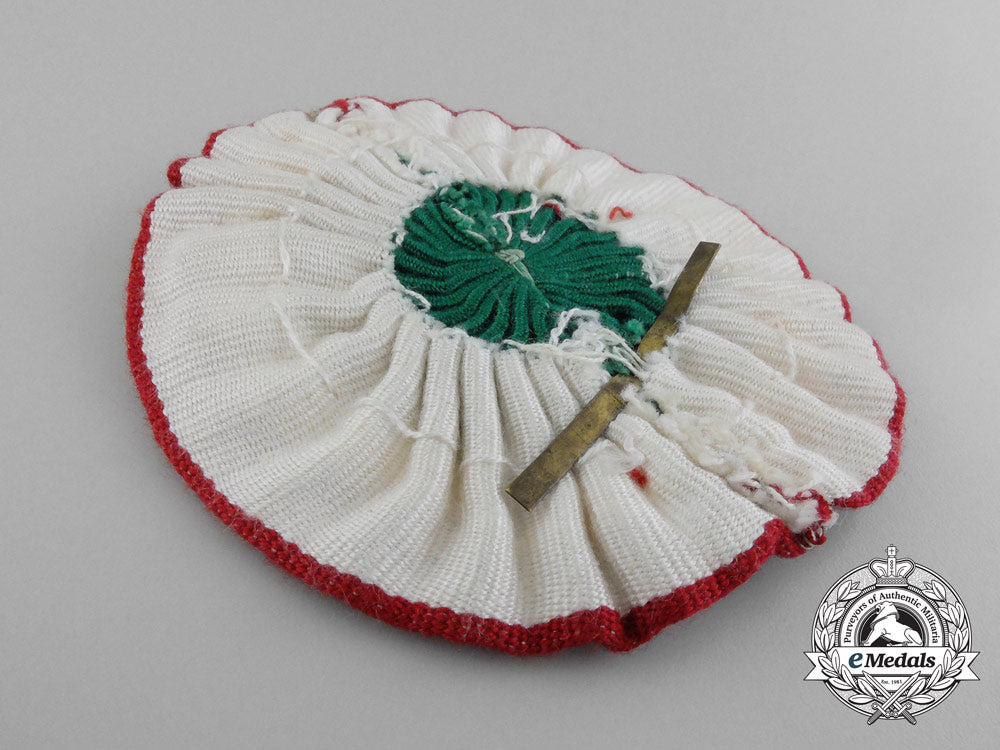 an_italian_infantry_cap_badge_d_2442