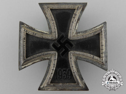 an_iron_cross1939_first_class_by_b._h._mayer’s_kunst-_prageanstalt_d_2562