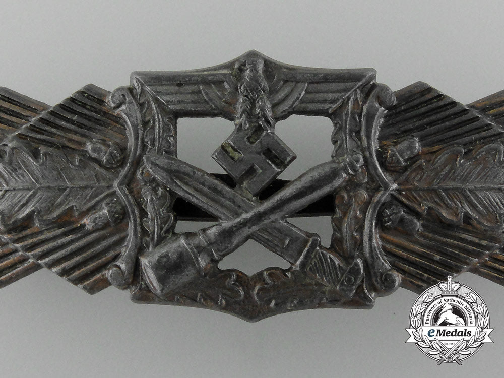 a_near_bronze_grade_close_combat_clasp_by_josef_feix&_sohn_d_2670