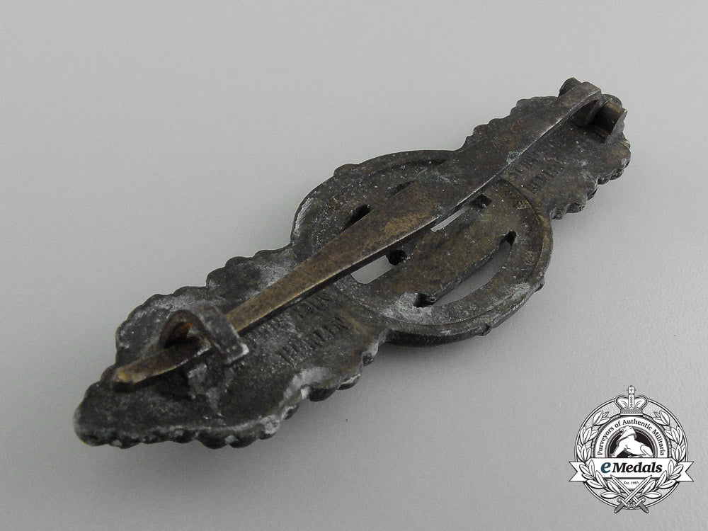 a_bronze_grade_submarine_clasp_by_schwerin,_berlin_d_2759
