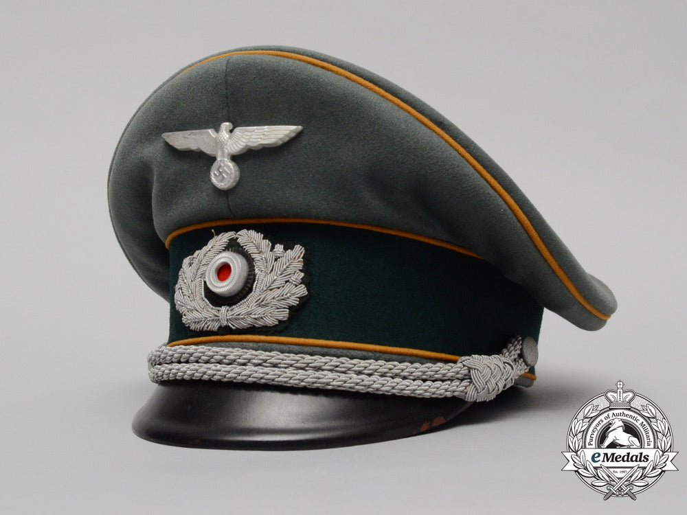 a_wehrmacht_heer(_army)_cavalry_officer_visor_cap_by_b-_hamkens,_hamburg_d_2770_1