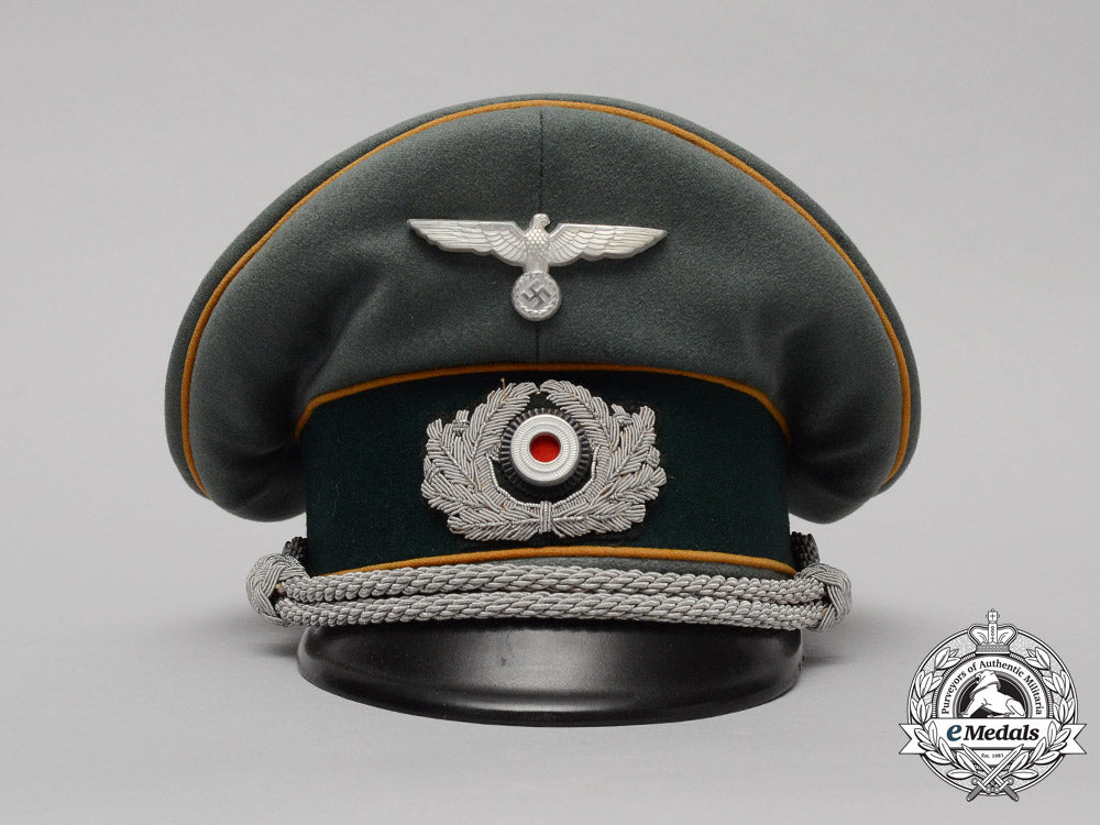 a_wehrmacht_heer(_army)_cavalry_officer_visor_cap_by_b-_hamkens,_hamburg_d_2771_1