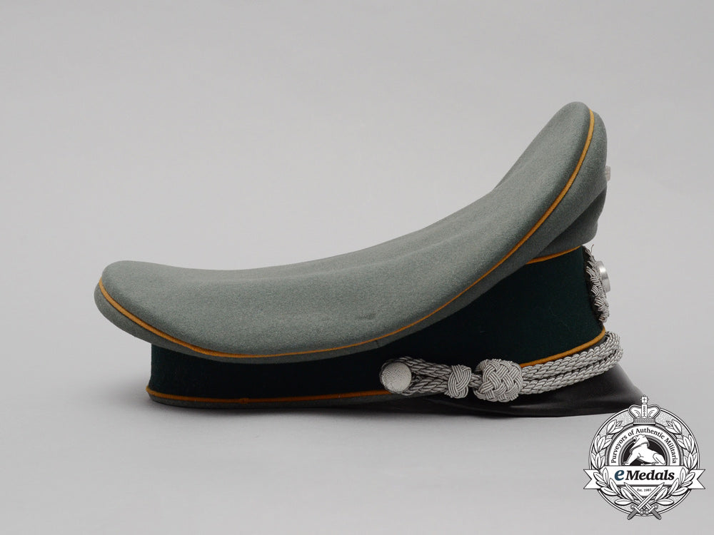 a_wehrmacht_heer(_army)_cavalry_officer_visor_cap_by_b-_hamkens,_hamburg_d_2772_1