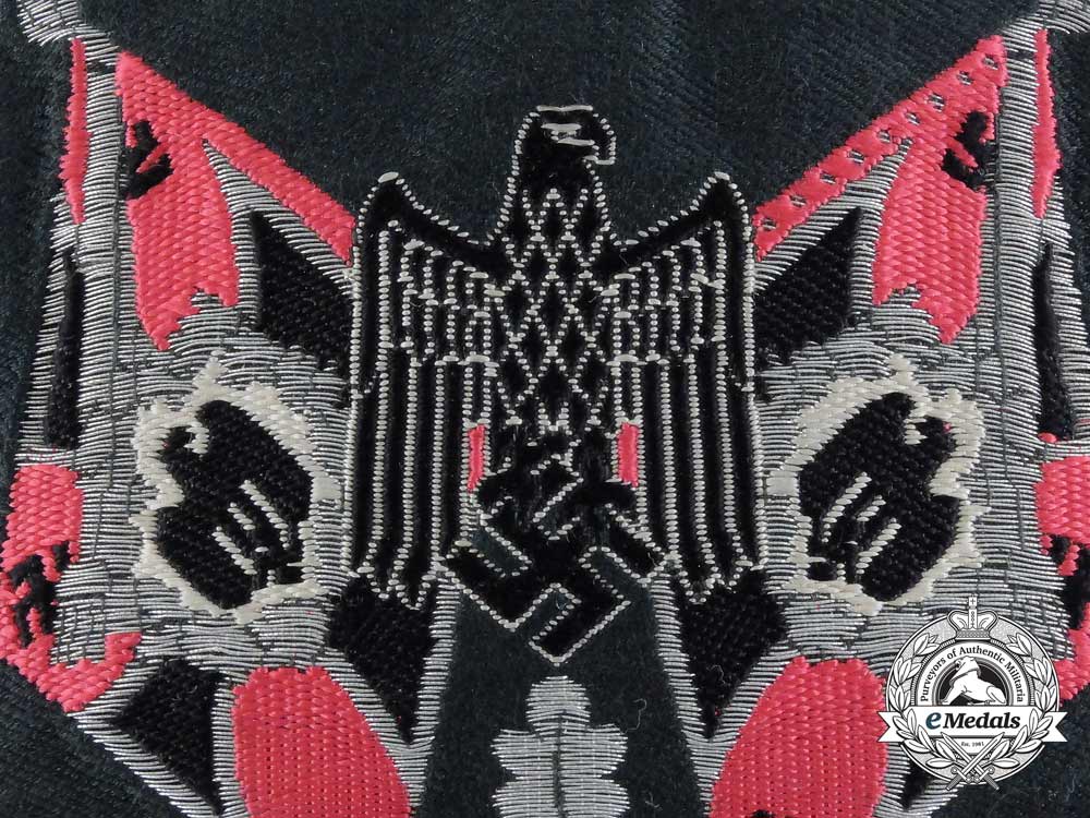 a_panzer_flag_bearer_sleeve_insignia;_tunic_removed_d_2827_1
