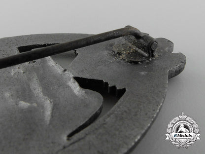 a_silver_grade_tank_badge_by_e._f._wiedmann_d_2838