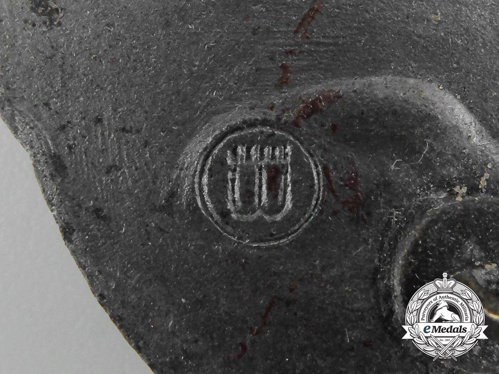 a_silver_grade_tank_badge_by_e._f._wiedmann_d_2839