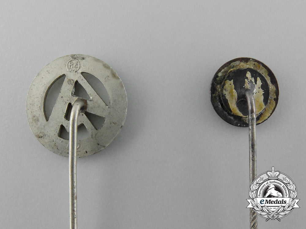 a_lot_of_two_sa_stick_pins_d_2959_1