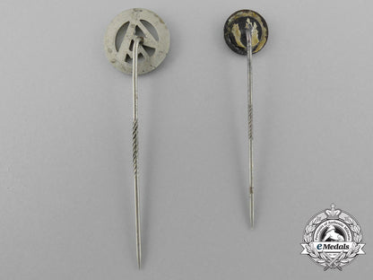 a_lot_of_two_sa_stick_pins_d_2960_1
