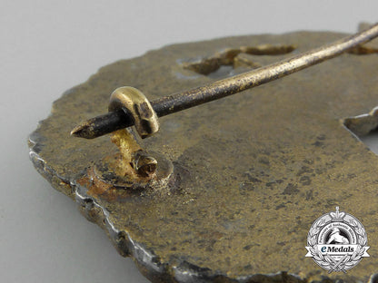 a_kriegsmarine_naval_auxiliary_cruiser_badge_d_3018_1