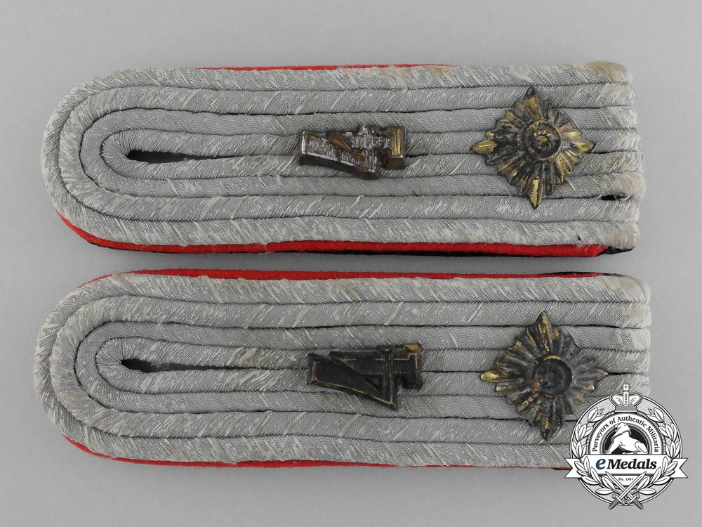 a_pair_of_ss-_obersturmführer_artillery_shoulder_boards_d_3325_1