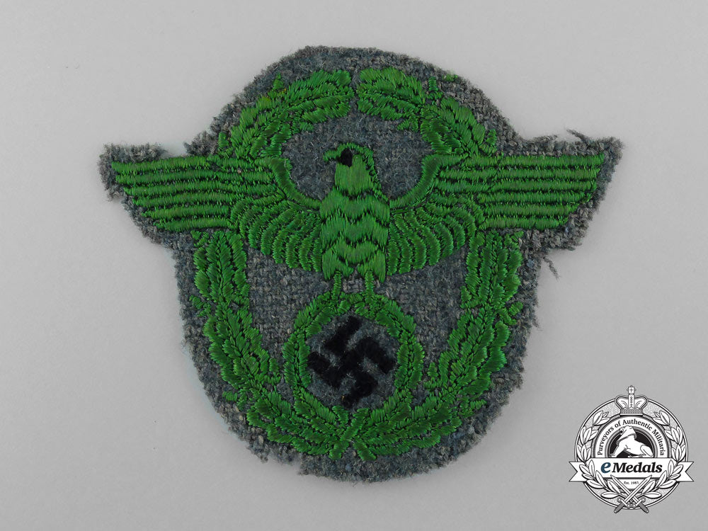 a_uniform_removed_field_police_arm_badge_d_3328_1