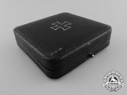 a_case_to_the_iron_cross_first_class1939_d_3379