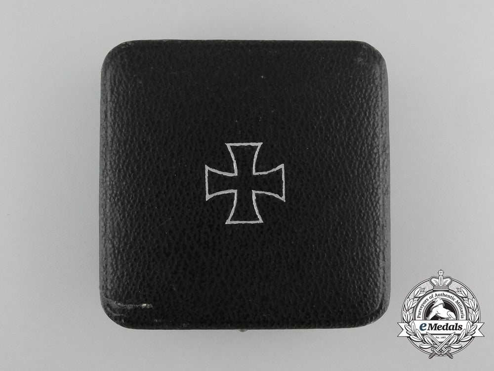 a_case_to_the_iron_cross_first_class1939_d_3380